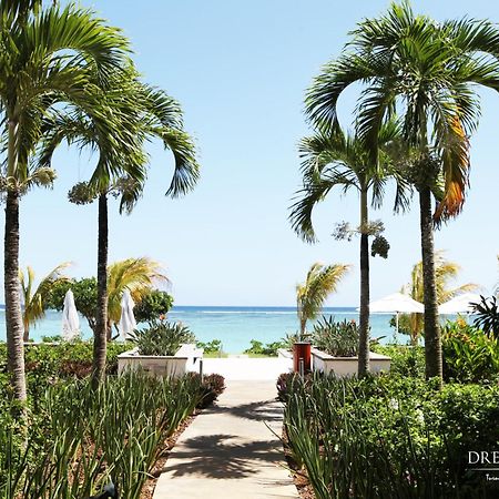 Cap Ouest Luxury Beachfront Flic-en-Flacq Exterior foto